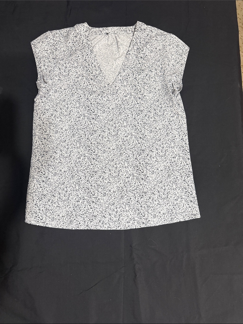 Women's White and Black Speckled V-Neck Cap Sleeve Camisole #0015